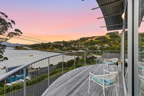 Photo of property in 40 Marine Parade, Macandrew Bay, Dunedin, 9014