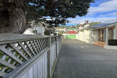 Photo of property in 281 The Parade, Island Bay, Wellington, 6023