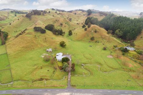 Photo of property in 56 Ongo Road, Hunterville, 4730