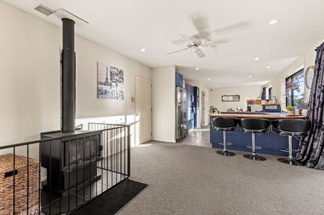 Photo of property in 10 Courtfield Close, Parklands, Christchurch, 8083