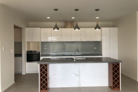 Photo of property in 19 Grove Way, Riverhead, 0820