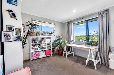 Photo of property in 19 Lady Jocelyn Place, Whitianga, 3510