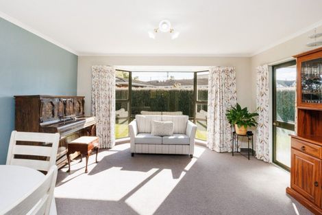 Photo of property in 4 Tudor Grove, Feilding, 4702
