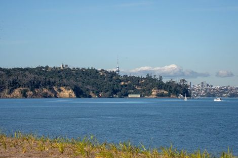 Photo of property in 25 Harbourside Parade, Hobsonville, 0616