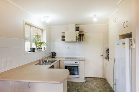 Photo of property in 24 Logan Way, Kelvin Grove, Palmerston North, 4414