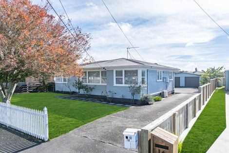 Photo of property in 18 Larnach Street, St Andrews, Hamilton, 3200