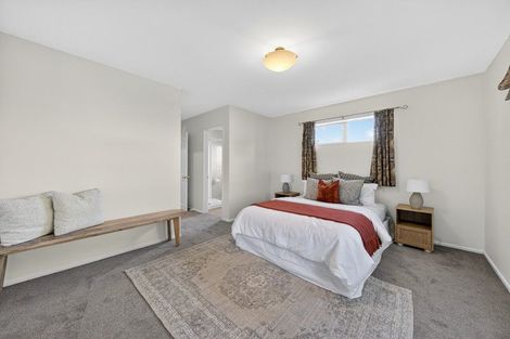 Photo of property in 31 Willowview Drive, Redwood, Christchurch, 8051