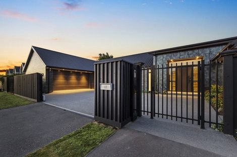 Photo of property in 17 Lees Road, Strowan, Christchurch, 8052
