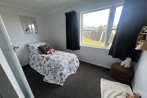 Photo of property in 4 Ashton Terrace, Castlecliff, Whanganui, 4501