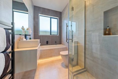 Photo of property in 42 Schoolside Road, Kumeu, 0810