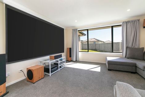 Photo of property in 8 Remana Crescent, Huapai, Kumeu, 0810