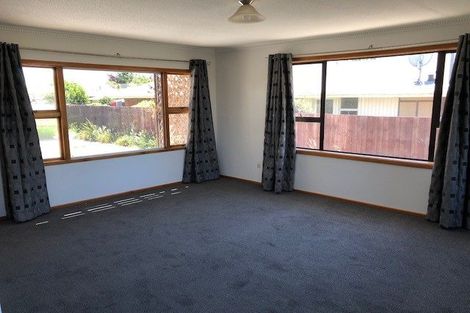 Photo of property in 11 Eglinton Street, Avondale, Christchurch, 8061