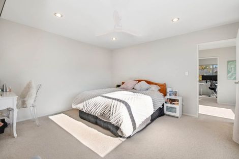 Photo of property in 69 Tamahere Drive, Glenfield, Auckland, 0629