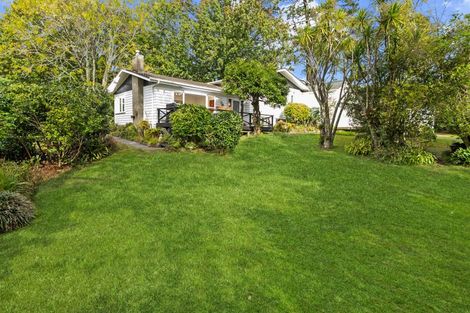 Photo of property in 2 Kay Road, Swanson, Auckland, 0614