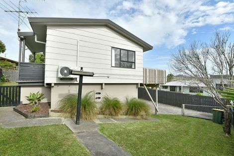 Photo of property in 2/332 Whangaparaoa Road, Stanmore Bay, Whangaparaoa, 0932