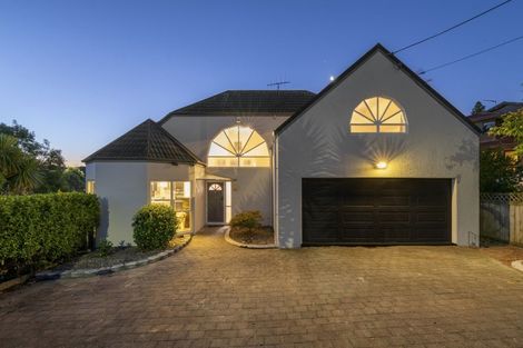 Photo of property in 1/992 Beach Road, Torbay, Auckland, 0630