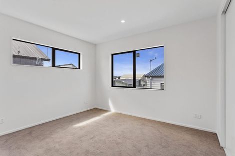 Photo of property in 20 Port Way, Rosehill, 2113