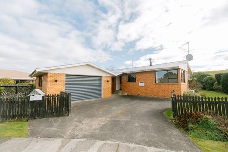 Photo of property in 2 Raeburn Place, Gore, 9710