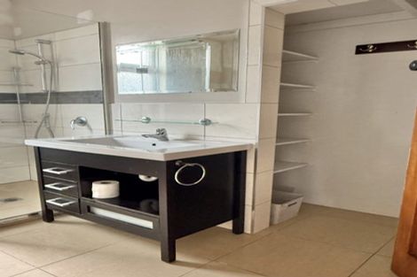 Photo of property in 98 Endeavour Street, Lyall Bay, Wellington, 6022