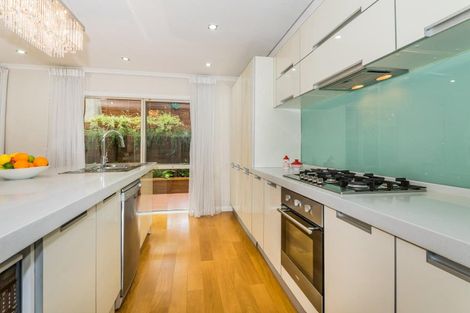 Photo of property in 32 Becroft Drive, Forrest Hill, Auckland, 0620
