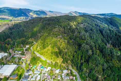 Photo of property in 2 Wallaceville Road, Wallaceville, Upper Hutt, 5018