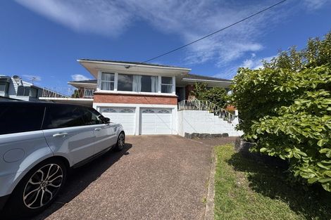 Photo of property in 314 East Coast Road, Forrest Hill, Auckland, 0620
