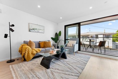 Photo of property in 2/18 Sylvan Crescent, Te Atatu South, Auckland, 0610