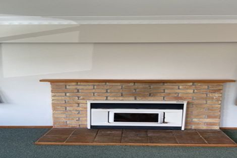 Photo of property in 90 Gloria Avenue, Te Atatu Peninsula, Auckland, 0610