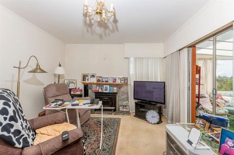 Photo of property in 9 Mcclintock Road, Massey, Auckland, 0614
