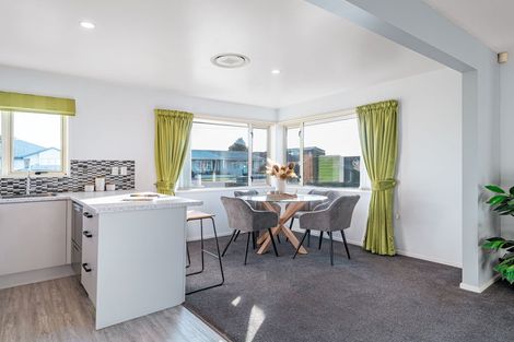 Photo of property in 112 Gayhurst Road, Dallington, Christchurch, 8061