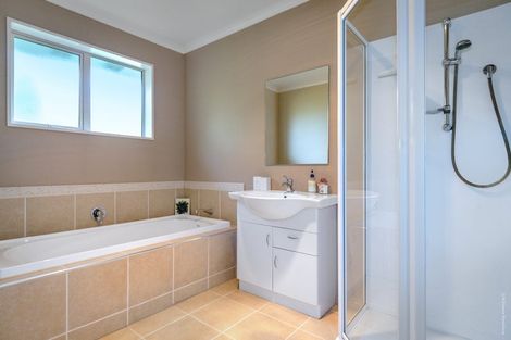 Photo of property in 10 Rochester Crescent, Rolleston, 7614