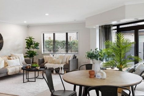 Photo of property in 405b Devonport Road, Tauranga South, Tauranga, 3112