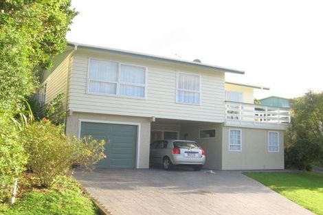 Photo of property in 10 Katarina Grove, Tawa, Wellington, 5028