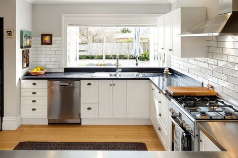 Photo of property in 152 Williams Street, Cambridge, 3434