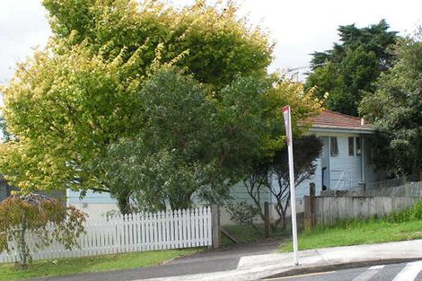 Photo of property in 15 Garton Drive, Massey, Auckland, 0614