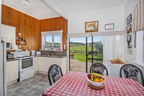 Photo of property in 33 Valley Road, Hikurangi, 0114