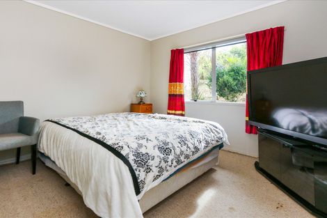 Photo of property in 121 Kemp Road, Massey, Auckland, 0614