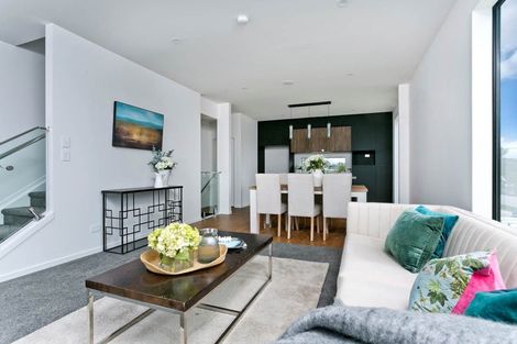 Photo of property in 3/19 Kingdale Road, Henderson, Auckland, 0610