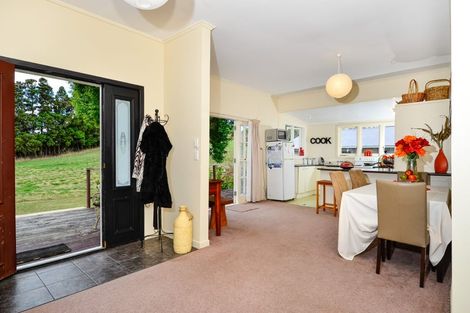 Photo of property in 113 Foster Road, Kumeu, 0891
