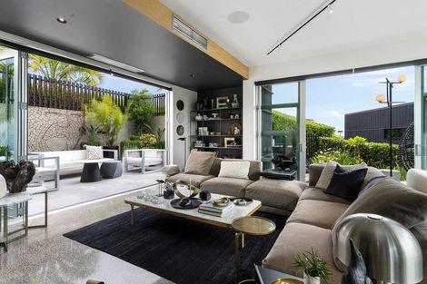 Photo of property in 105 Glenstrae Road, Redcliffs, Christchurch, 8081