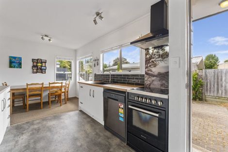 Photo of property in 2/35 Otupai Street, Two Mile Bay, Taupo, 3330