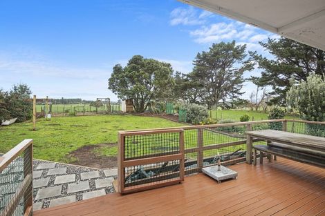 Photo of property in 142 Karioitahi Road, Waiuku, 2683