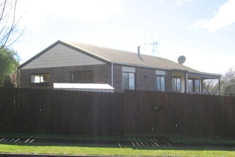 Photo of property in 1 Taksan Place, Pukete, Hamilton, 3200