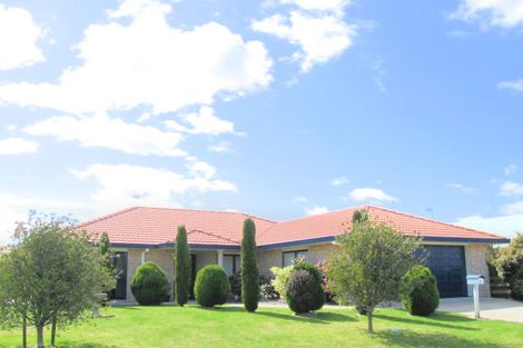 Photo of property in 9 Sequoia Grove, Mount Maunganui, 3116