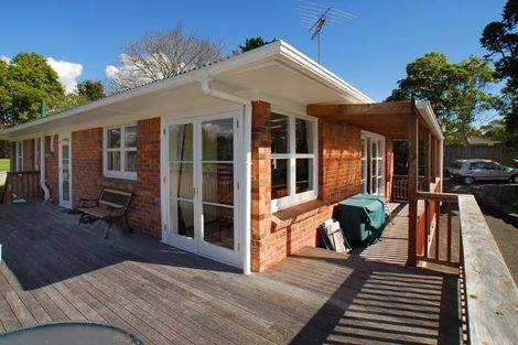 Photo of property in 1 Lauderdale Road, Birkdale, Auckland, 0626