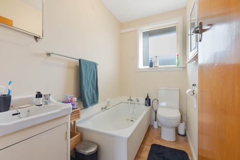 Photo of property in 4/38 North Avon Road, Richmond, Christchurch, 8013