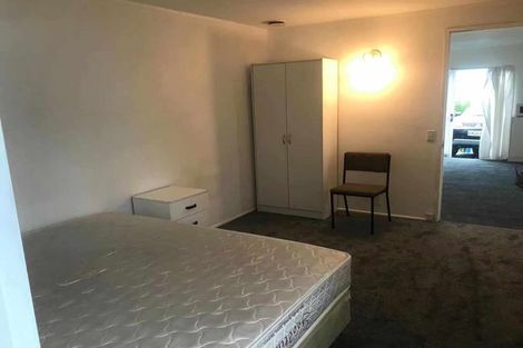 Photo of property in 19 Sunhaven Avenue, Glenfield, Auckland, 0629