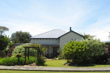 Photo of property in 85 Queen Street, Westport, 7825