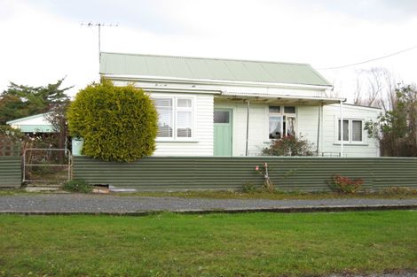 Photo of property in 10 Poole Street, Kaitangata, 9210