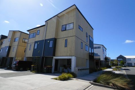 Photo of property in 16 Pheasant Lane, Hobsonville, Auckland, 0616